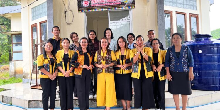 Perkuat Peran NTT Mart sebagai Etalase UMKM, Dekranasda Manggarai Barat Terbitkan SK Pengelolaan Gerai