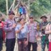 Brimob dan Warga Bangun Jembatan Darurat, Akses Dua Desa di Manggarai Barat Terbuka