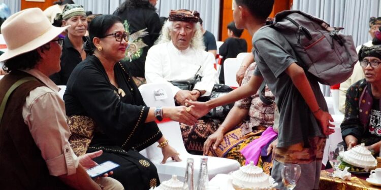 Ny. Putri Koster Saksikan Pementasan Drama “Blanjong”, Hidupkan Jejak Sejarah Bali dalam Bulan Bahasa Bali ke-VIII