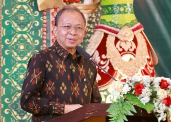 Pelantikan Rektor Unmas Denpasar, Gubernur Koster Ingin Kolaborasi Riset Perguruan Tinggi se-Bali