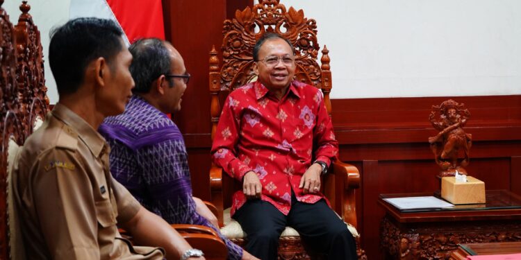 Gubernur Koster Komitmen Kuatkan Regulasi Lindungi Sopir Transportasi Konvensional