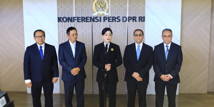 Rapat Paripurna, DPR RI Tetapkan Lima Calon Anggota Dewan Komisioner OJK