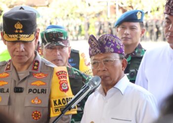 Pimpin Apel Pasukan Bersama Kapolda, Gubernur Koster Ingin Bali tetap Aman dan Kondusif