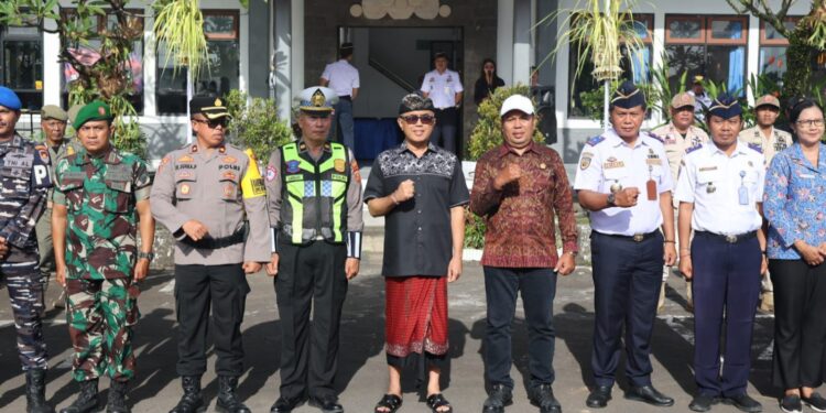 Wali Kota Jaya Negara Pimpin Apel Siaga Gelar Pasukan Pengendalian dan Pengawasan Angkutan Lebaran Tahun 2026