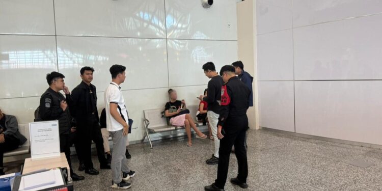 Buntut Video Asusila Viral, Imigrasi Ngurah Rai Berhasil Amankan Dua WNA saat akan Tinggalkan Bali
