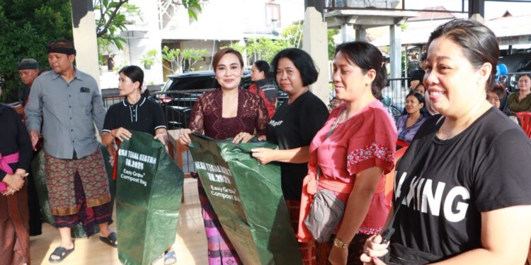 Komitmen Nyata, TP PKK Denpasar Terus Gencarkan Sosialisasi Pengelolaan Sampah Berbasis Sumber di Banjar-Banjar