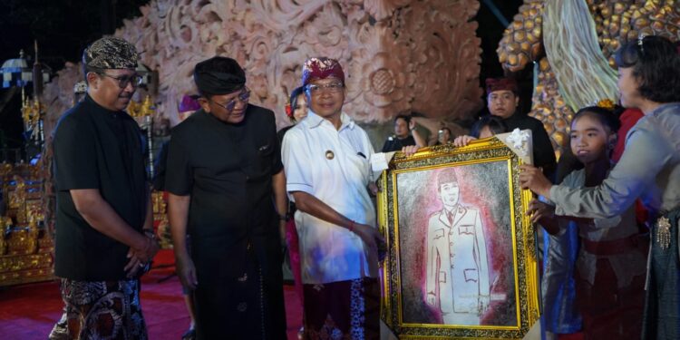 Lestarikan Seni Budaya Bali, Gubernur Koster Hadiah Rp 50 Juta untuk Dua Sanggar Seni Tari dan Tabuh di Buleleng