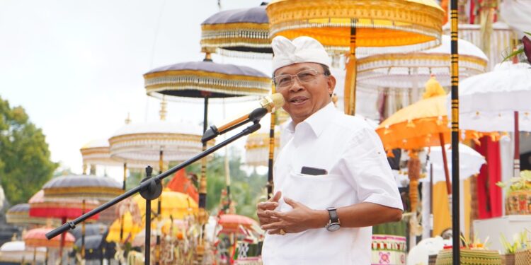 Gubernur Koster: Karya IBTK di Besakih harus Berjalan Tertib dan Khidmat