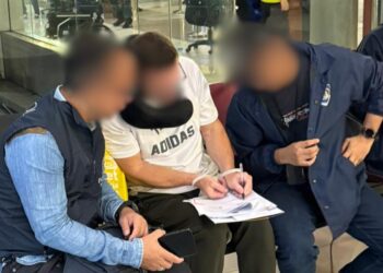 Imigrasi Ngurah Rai Akhirnya Deportasi Buronan Interpol dan Bos Mafia Asal Inggris