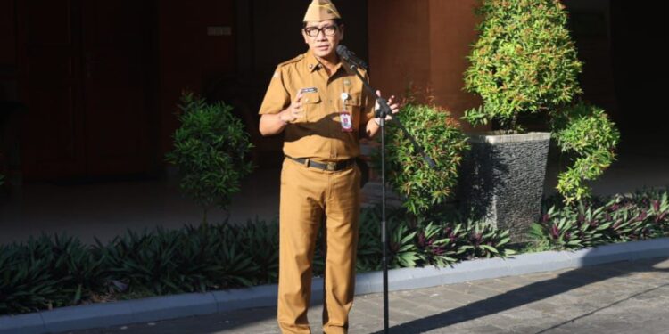 Sekda Eddy Mulya Pimpin Apel Disiplin ASN