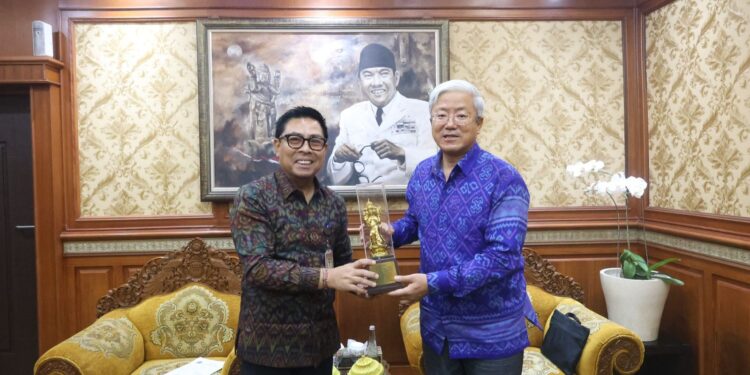 Wawali Denpasar Arya Wibawa Terima Kunjungan Konjen Tiongkok Zhang Zhisheng