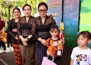Bunda PAUD Ny. Antari Jaya Negara Hadiri Kreativitas Anak dan Pendidikan Serangkaian Gebyar PAUD