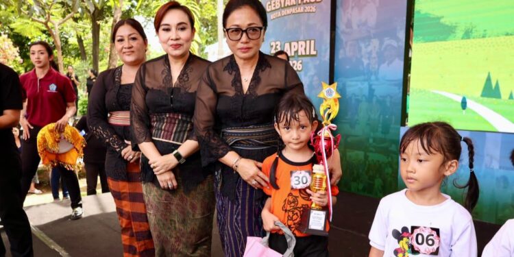 Bunda PAUD Ny. Antari Jaya Negara Hadiri Kreativitas Anak dan Pendidikan Serangkaian Gebyar PAUD