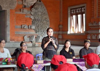 Ny. Ayu Kristi Tutup Posyandu di Pemecutan, Dorong Pelayanan Berbasis Masyarakat