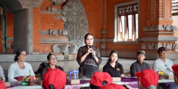 Ny. Ayu Kristi Tutup Posyandu di Pemecutan, Dorong Pelayanan Berbasis Masyarakat