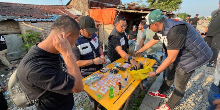 Gerebek Kawasan Pinggiran Rel, Polrestabes Ciduk 4 Pelaku Narkoba