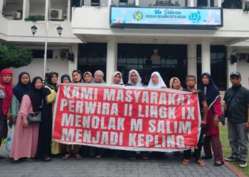 Tolak Penunjukkan dan Pengangkatan M Salim, Warga Lingkungan IX Geruduk Kantor Wali Kota