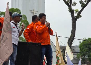 Aksi Partai Buruh Suarakan Nasib Buruh TPL