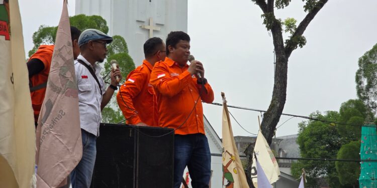 Aksi Partai Buruh Suarakan Nasib Buruh TPL