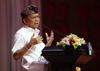 Gubernur Koster: Pelaku Usaha Pariwisata Wajib Kelola Sampah Mandiri demi Jaga Masa Depan Wisata Bali