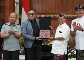 Gubernur Koster Dorong Penguatan Perlindungan Masyarakat Adat, Baleg DPR RI Optimis RUU Tuntas 2026