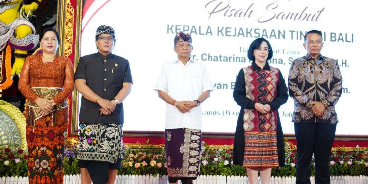 Pisah Sambut Kajati Bali, Gubernur Koster Komitmen Pererat Sinergi Kawal Pembangunan dan Penegakan Hukum