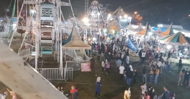 Olahraga Terganggu Lapak dan Wahana, Publik Soroti Perizinan terhadap Pasar Malam di Alun-Alun Galang