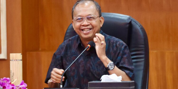 Gubernur Koster Serap Aspirasi Pelaku Usaha Taksi dan Dorong Percepatan Elektrifikasi Transportasi di Bali