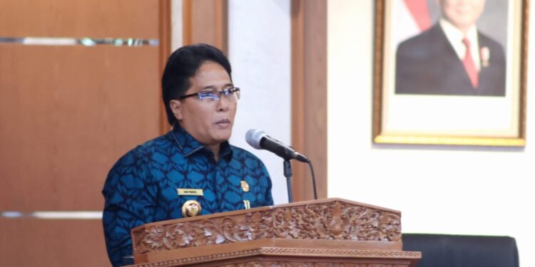 Wagub Giri Prasta Sampaikan Pendapat terhadap Raperda tentang Perubahan atas Perda Pajak dan Retribusi Daerah