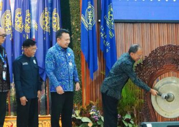Bicara di Depan Akademisi Perikanan dan Kelautan se Indonesia, Gubernur Koster Promosi Garam Tradisional Bali