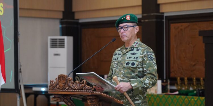 Pangdam IX/Udayana Pimpin Serah Terima Jabatan, Tegaskan Kepemimpinan Adaptif, Inovatif dan Profesional