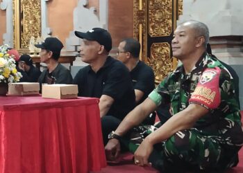 Sinergitas Babinsa dan Pemerintah Desa Warnai Pembukaan Turnamen Tenis Meja di Kesiman Kertalangu