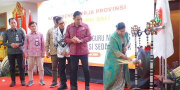 Hadiri Konkerprov PGRI Bali 2026, Ny. Putri Koster Dorong Guru Tingkatkan Kompetensi dan Wawasan