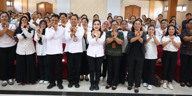 Sekretaris I TP Posyandu Kota Denpasar Buka Sosialisasi Pola Pelayanan Posyandu 6 SPM bagi Kader se-Kota Denpasar