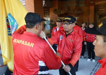 Wawali Arya Wibawa Lepas Kontingen Denpasar untuk Porjar Provinsi Bali Tahun 2026