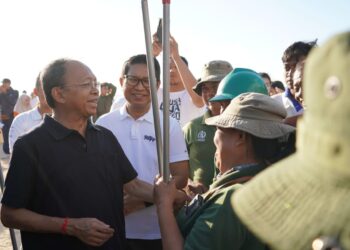 Hari Lingkungan Hidup Sedunia, Gubernur Koster Pimpin Korve Bersih Sampah di Pantai Samuh