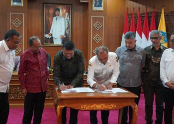Menteri LH, Gubernur Koster dan Wali Kota/Bupati se-Bali Deklarasikan Bali 100 Persen Memilah Sampah
