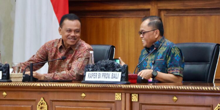 Hadiri High Level Meeting TPID Provinsi Bali, Sekda Dewa Indra Pastikan Ketersediaan Pangan dan Kebutuhan Masyarakat tetap Aman