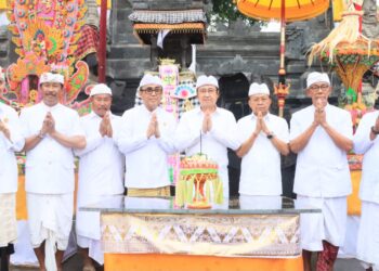 Wali Kota Jaya Negara Dampingi Gubernur Koster dan Bupati Se-Bali Ikuti Prosesi Karya Tawur Tabuh Gentuh