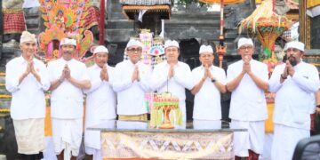 Wali Kota Jaya Negara Dampingi Gubernur Koster dan Bupati Se-Bali Ikuti Prosesi Karya Tawur Tabuh Gentuh