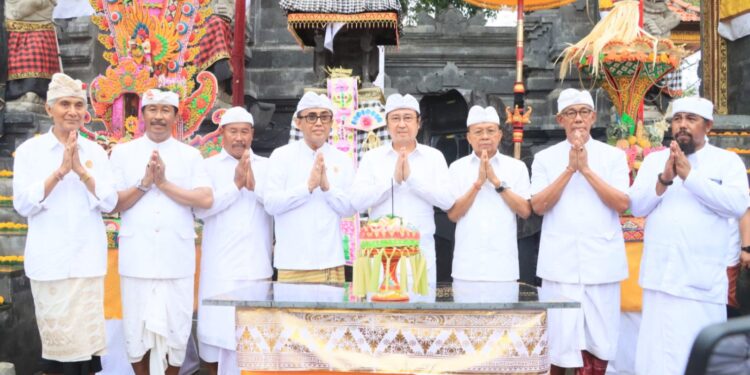 Wali Kota Jaya Negara Dampingi Gubernur Koster dan Bupati Se-Bali Ikuti Prosesi Karya Tawur Tabuh Gentuh