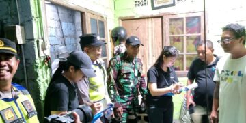 Jaga Kamtibmas dan Data Akurat: Babinsa dan Tim Cek Rumah Kost serta Bedeng di Peguyangan Kaja