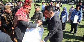 Bukan Kaleng Kaleng Feri Kusnadi Terima Penghargaan dari Bupati Deli Serdang di Hut Bhayangkara ke-80