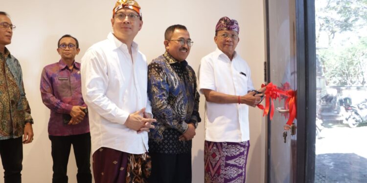 Apresiasi Pembukaan Kantor Pengacara Layani Orang Asing, Gubernur Koster: Jaga Citra Pariwisata Bali