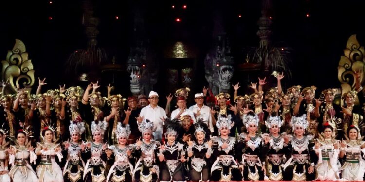 Sekaa Gong Tri Tunggal Desa Adat Tanjung Bungkak Duta Kota Denpasar Sukses Sihir Ribuan Penonton PKB XVIII