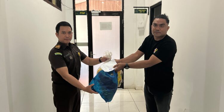 Polsek Lembor Limpahkan Tersangka Kasus Pencabulan Anak ke Kejaksaan, Terancam 9 Tahun Penjara