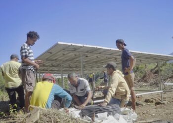 Puluhan Tahun Menanti, Warga Tiga Kampung di Manggarai Barat Akhirnya Nikmati Air Bersih Berkat Wakaf dan Energi Surya