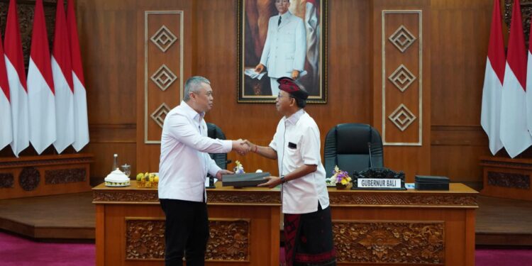 Menhub dan Gubernur Koster Bahas Revitalisasi Pelabuhan Celukan Bawang hingga Program Water Taxi