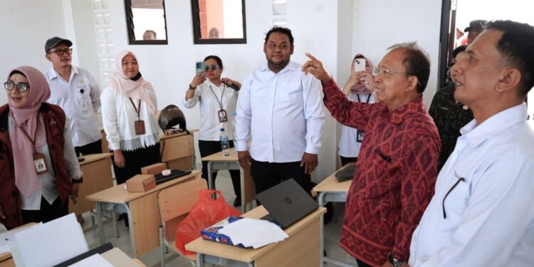 Gubernur Koster Tinjau Progress Pembangunan Sekolah Rakyat Terintegrasi 3 Provinsi Bali di Karangasem