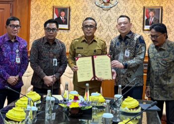 Buka Peluang Kolaborasi di berbagai Bidang Wali Kota Jaya Negara Tanda Tangani Perjanjian MoU Sister City Dengan Kota Piraeus